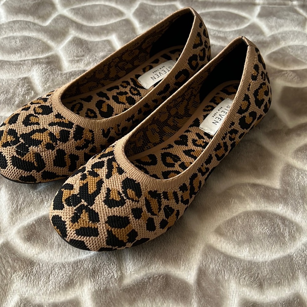 Leopard flats, worn once